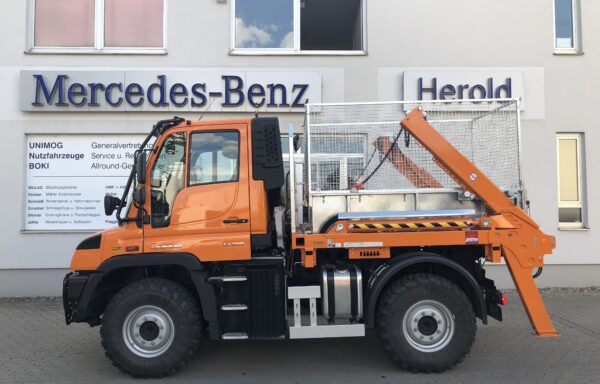 Mercedes Benz Unimog U318